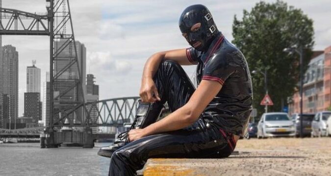 Dutch Fantasy – 22 jaar – latexlover