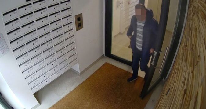 ‘Voetenman’ die al jaren jonge meisjes achtervolgt geeft zichzelf aan bij politie