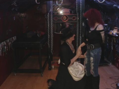 BDSM bij Meesteres Roxy Wildwood
