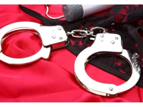 SM-seksdate leidt tot woningoverval: man met schoenveters vastgebonden aan het bed