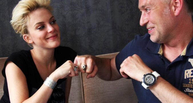 Stacey Rookhuizen ontwerpt ring voor fetisjfeest