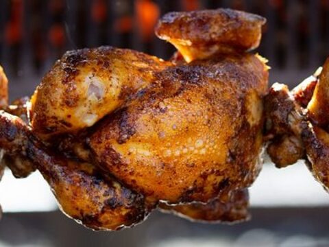 Vrouw aan het spit: zieke fantasie of werkelijkheid?