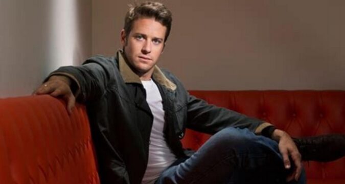 Dominatrix uit Hollywood veroordeelt Armie Hammer: “Als je kickt op kannibalisme, moet je een professional in dienst nemen”
