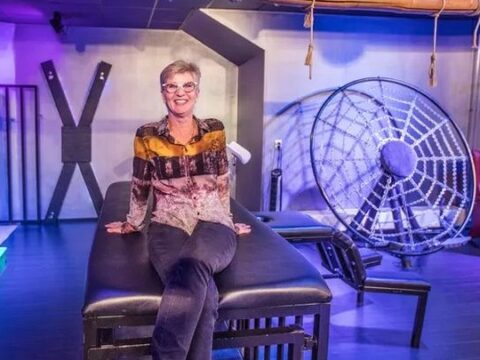 Overnachten in SM-kamer met zwepen en rad: ‘Gasten met kinderen kunnen thuis niet spelen, hier wél’