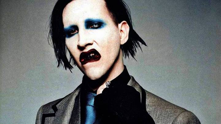 Nieuwe gruwelgetuigenissen doen Marilyn Manson dieper vallen: “Hij had een verkrachtingskamer in zijn huis”