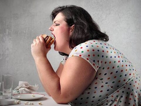 Eten tot je knapt: feedism