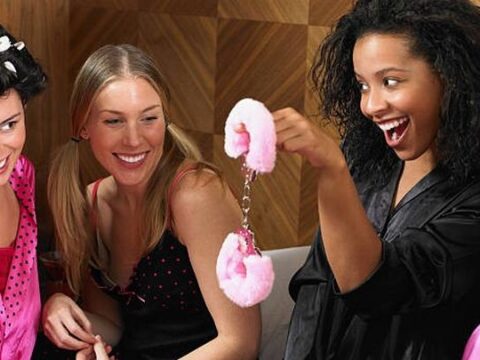 Vier kinky Dames Deel 1
