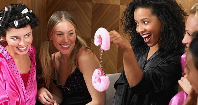 Vier kinky Dames Deel 1