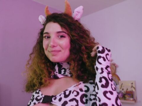 Maria Alive: “Sommige mensen vinden het heel erg geil als je benadrukt dat ze in poep veranderen”