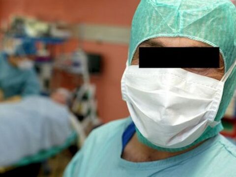 Chirurg verstuurt SM-foto’s vanuit ziekenhuis