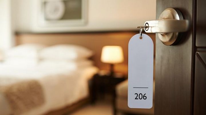 ‘Vijftig tinten-hotel’ geweerd in Spanje