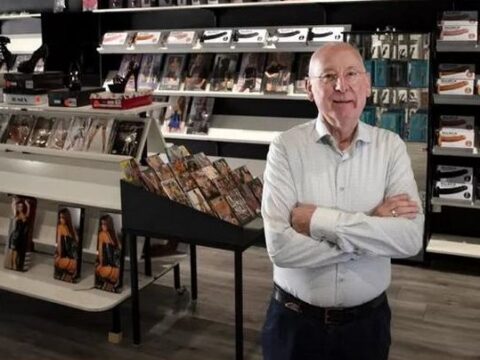Vernieuwde seksbioscoop in Helmond open voor bezoekers Vernieuwde seksbioscoop in Helmond open voor bezoekers