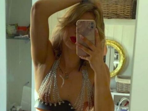 Meesteres Angelina maakt het bont